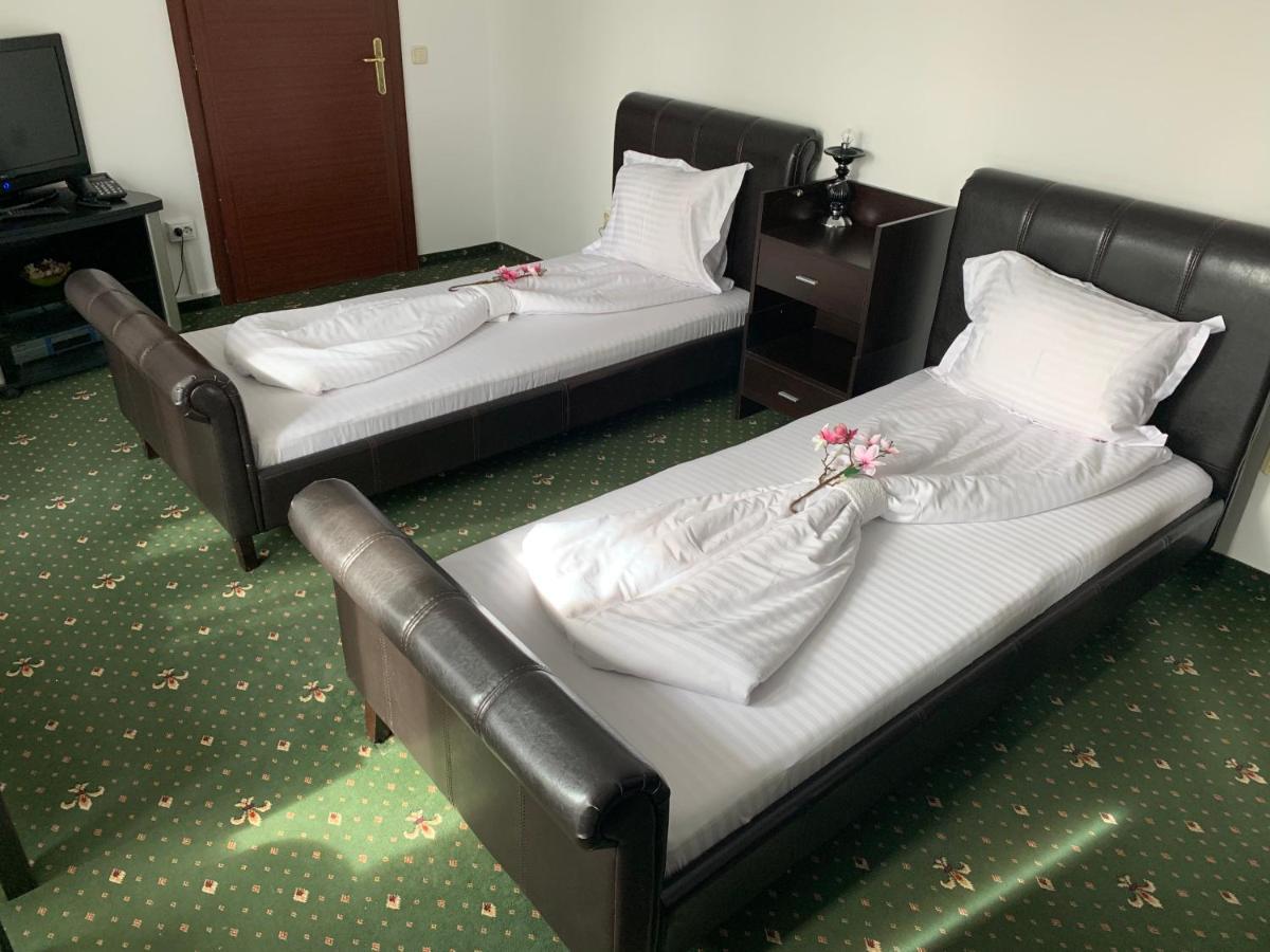 Pension La Noblesse Bucharest Exterior photo